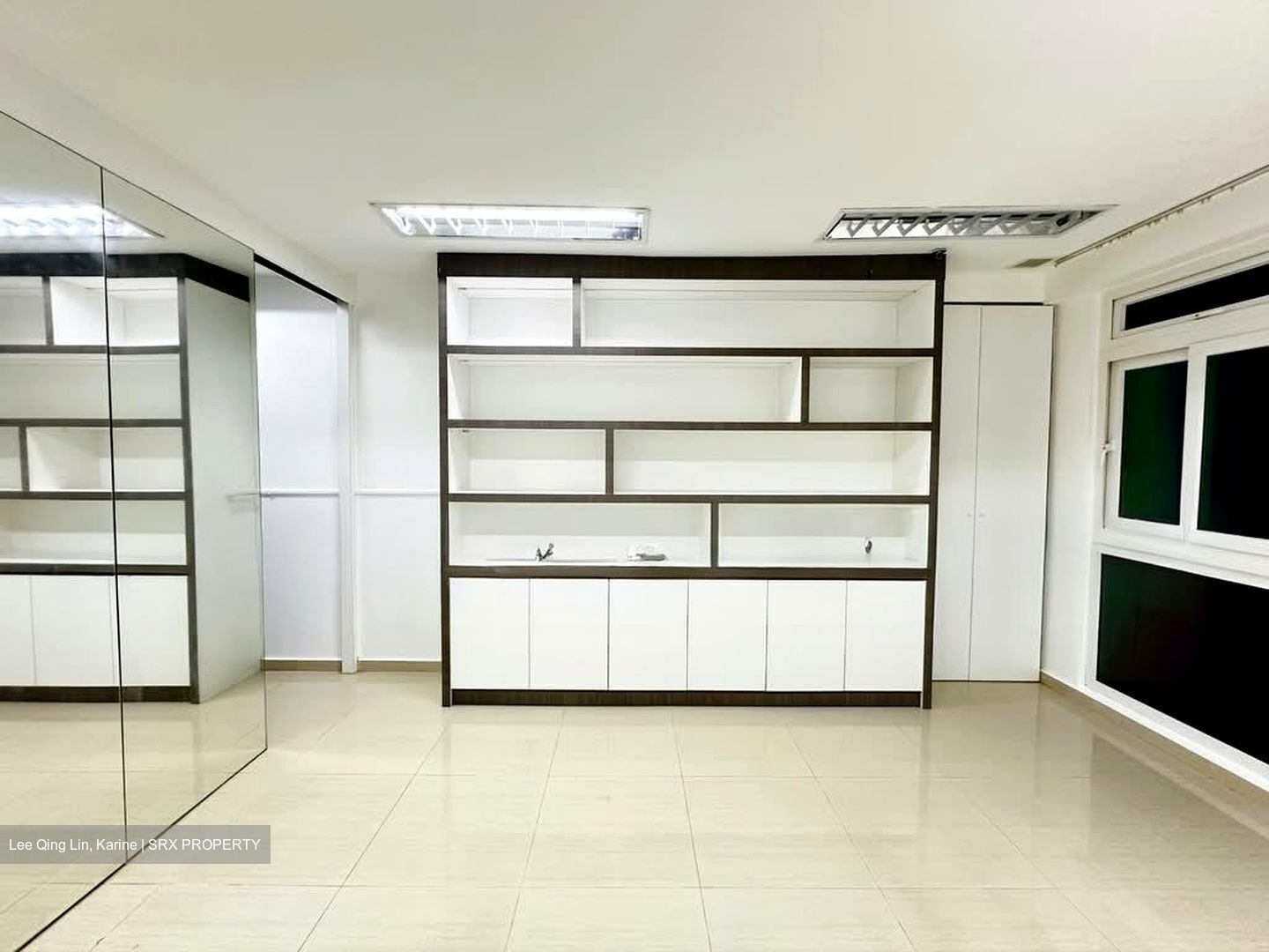 Soho Life (D15), Office #565746781